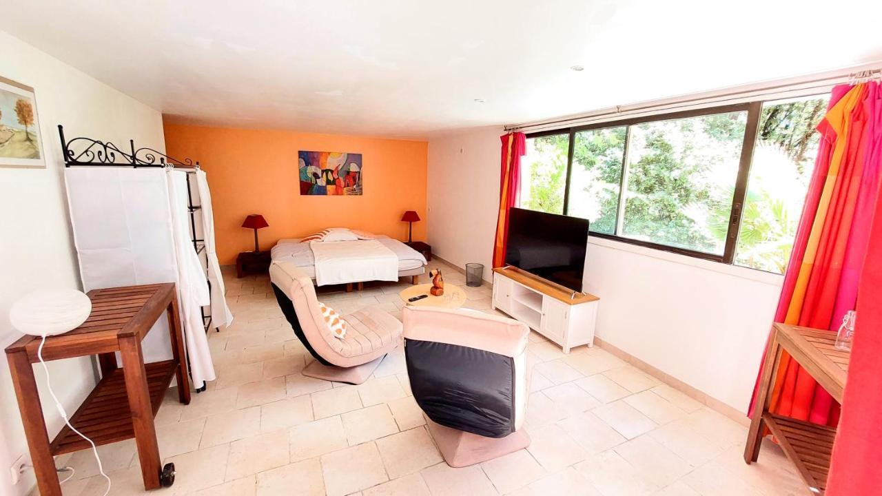 La Deviniere Hotel Donzère Szoba fotó