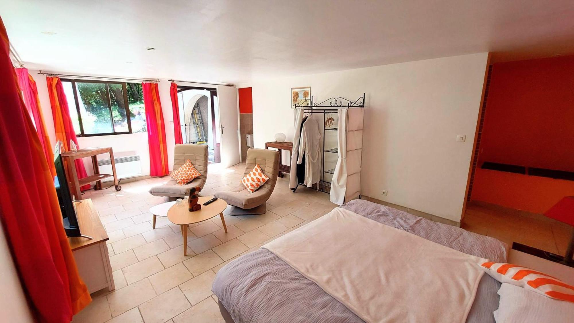 La Deviniere Hotel Donzère Szoba fotó