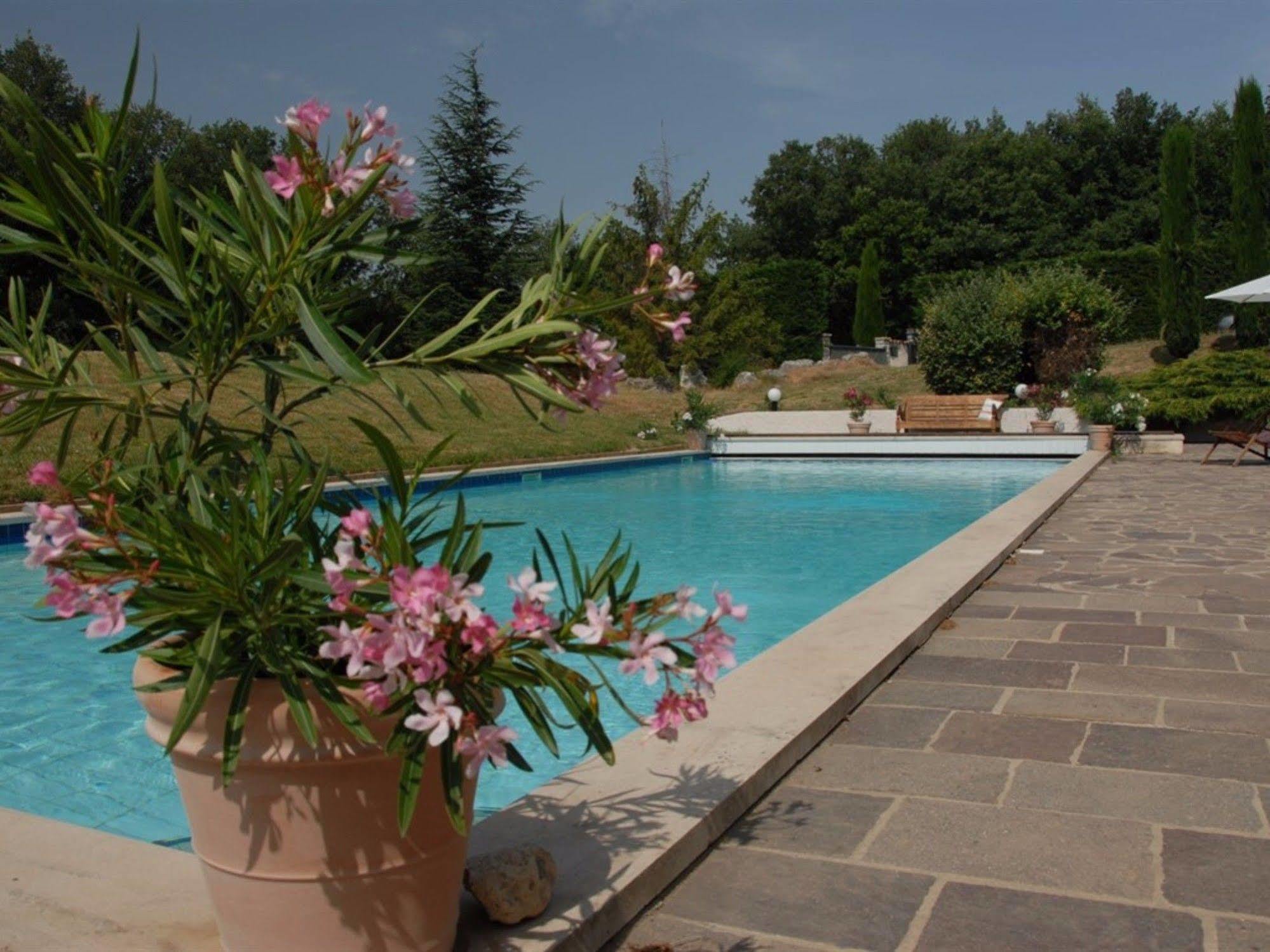 La Deviniere Hotel Donzère Kültér fotó